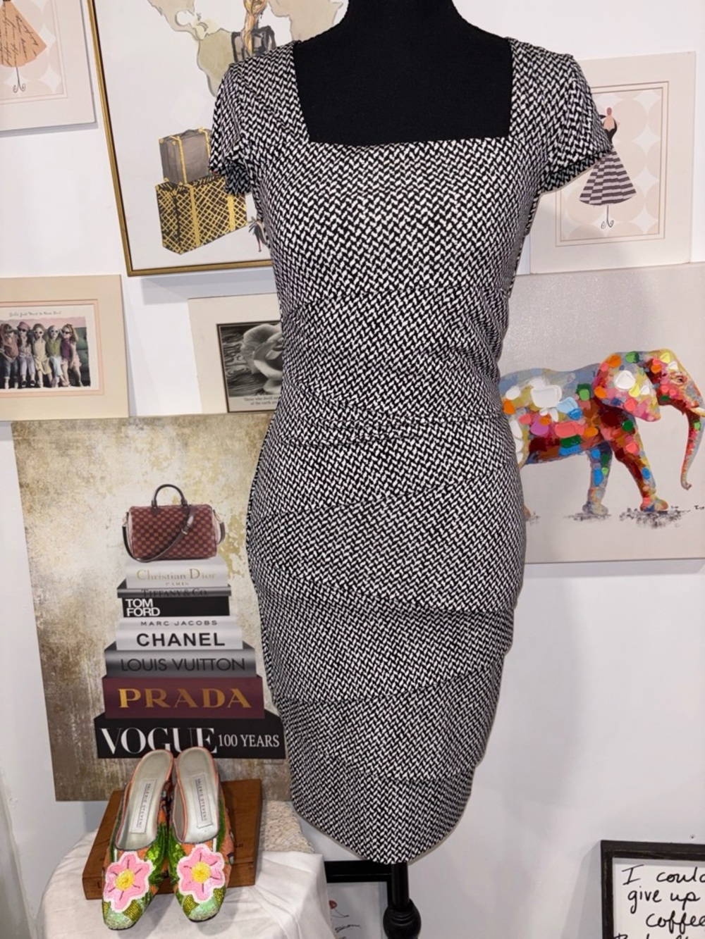White House Black Market Black & White Mini Sheath Dress - Picture 1 of 4